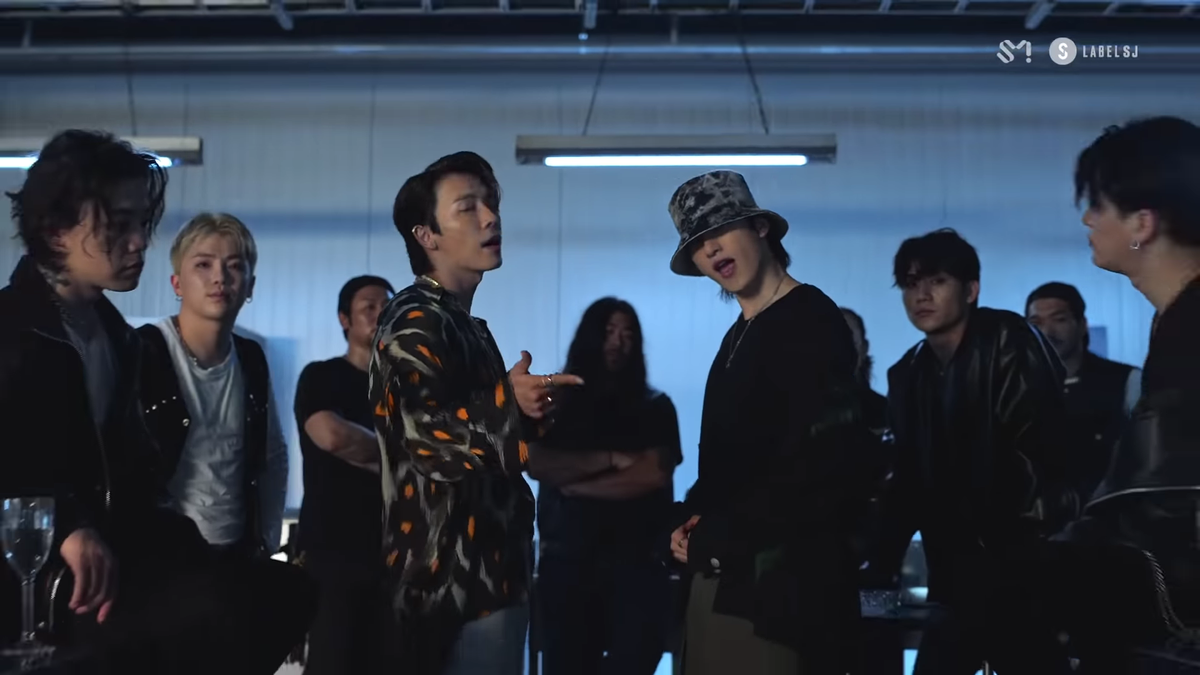 Super Junior D&E tái xuất với B.A.D: Nhạc bao ngon nghẻ nhưng MV lại tẻ nhạt không ngờ? Ảnh 1