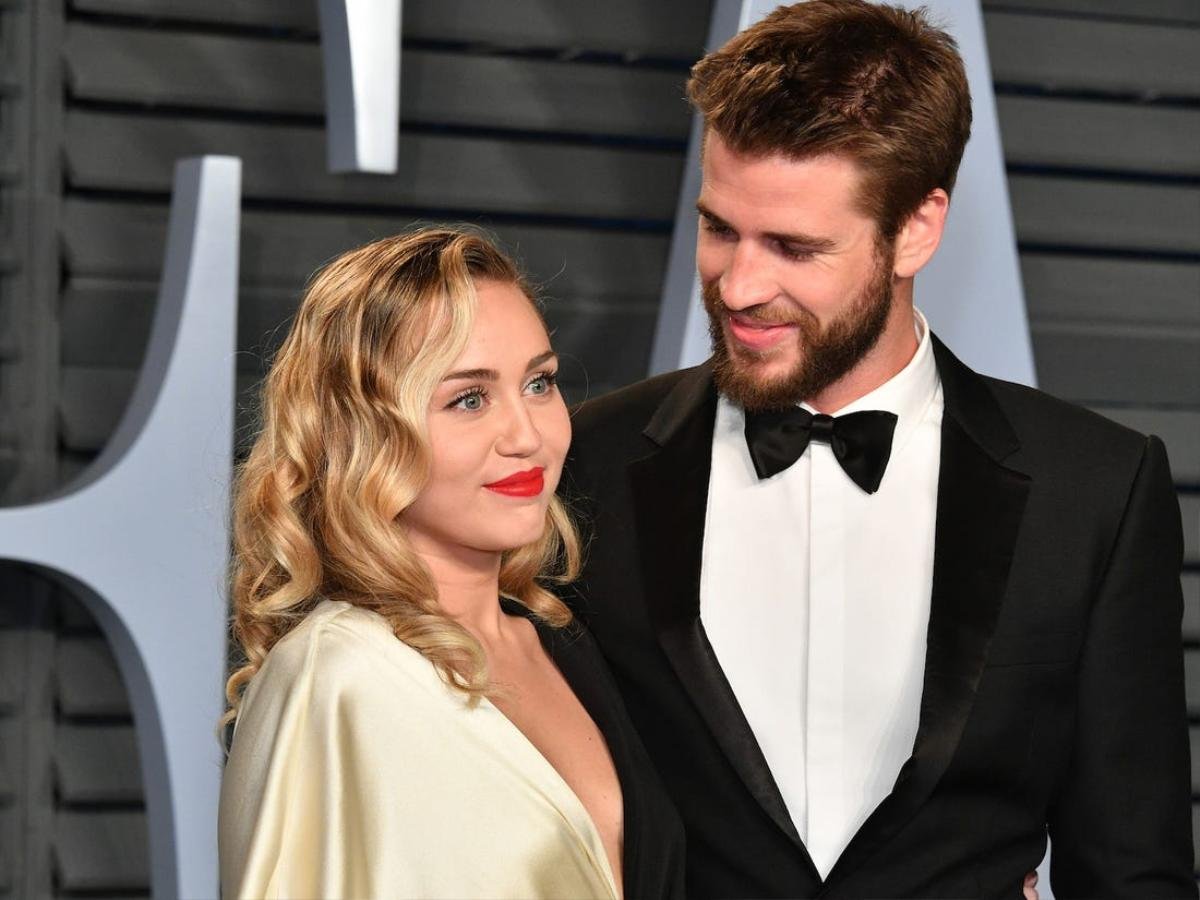 Miley Cyrus bức xúc vì bị công chúng chỉ trích khi ly hôn với chồng cũ Liam Hemsworth Ảnh 5