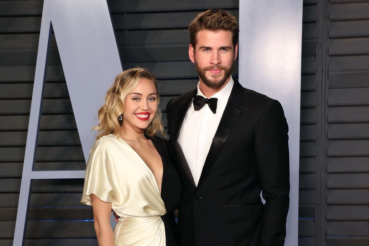 Miley Cyrus bức xúc vì bị công chúng chỉ trích khi ly hôn với chồng cũ Liam Hemsworth Ảnh 4