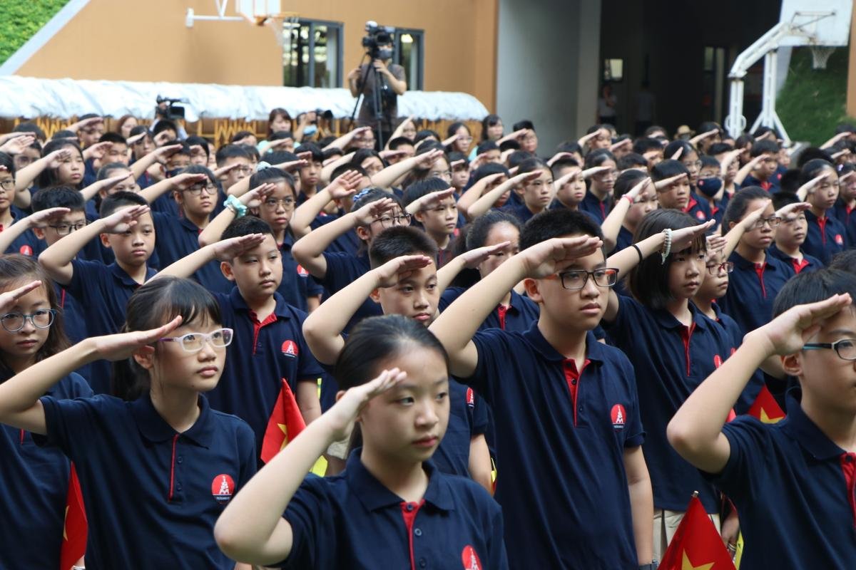 Ba 'điểm cầu' trong lễ khai giảng đặc biệt nhất lịch sử giữa bối cảnh phòng chống dịch COVID-19 tại Hà Nội Ảnh 10