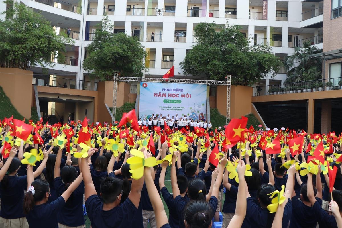 Ba 'điểm cầu' trong lễ khai giảng đặc biệt nhất lịch sử giữa bối cảnh phòng chống dịch COVID-19 tại Hà Nội Ảnh 4