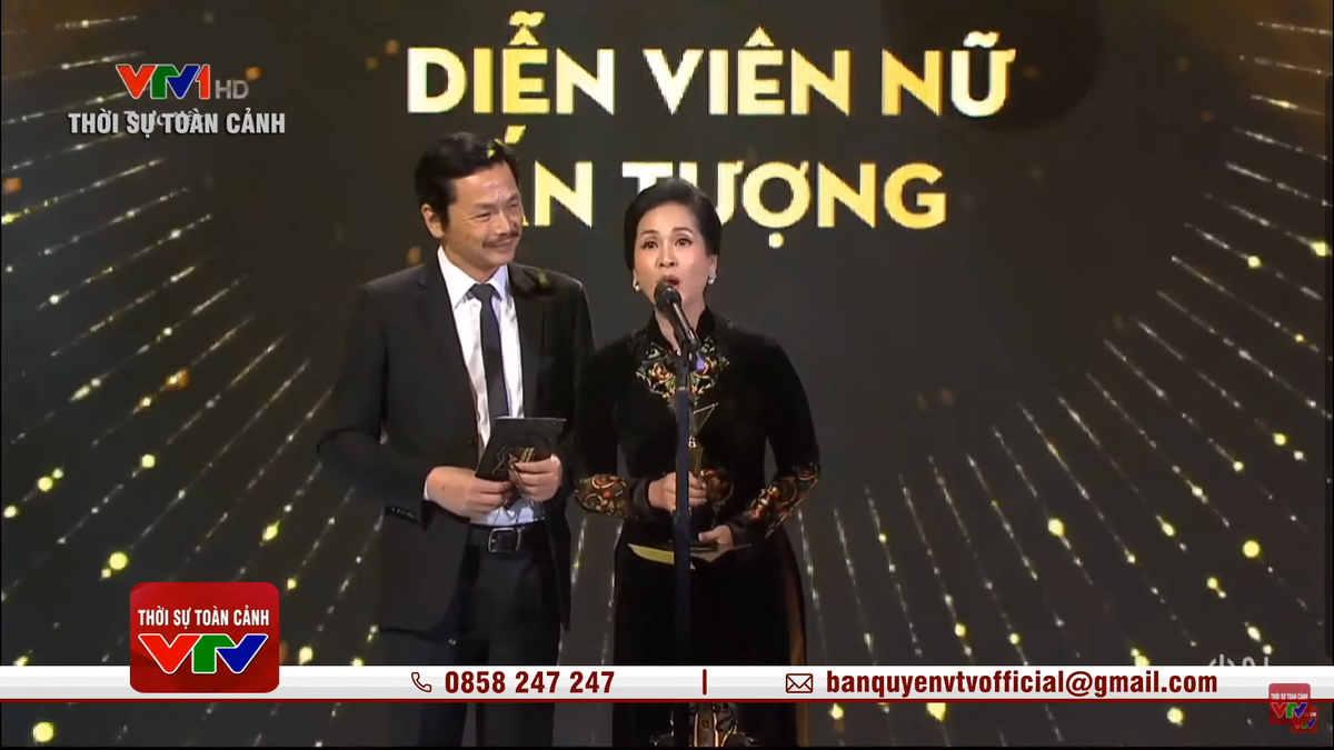 VTV Awards 2020: Hồng Diễm - Xuân Nghị bật khóc khi đoạt giải 'Nam - nữ diễn viên ấn tượng' Ảnh 20