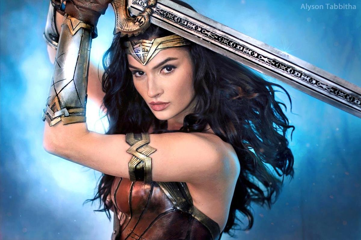 Trầm trồ trước khả năng hóa thân thành chị Đại Wonder Woman của Alyson Tabbitha - Thánh nữ cosplay chính là đây Ảnh 17