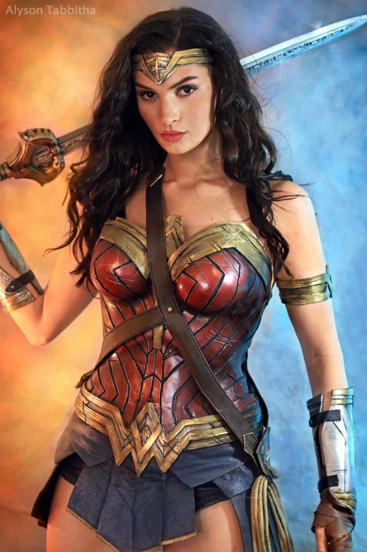 Trầm trồ trước khả năng hóa thân thành chị Đại Wonder Woman của Alyson Tabbitha - Thánh nữ cosplay chính là đây Ảnh 10