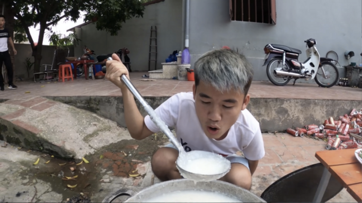 Bà Tân Vlog lên tiếng sau lùm xùm con trai nấu cháo gà nguyên lông Ảnh 7