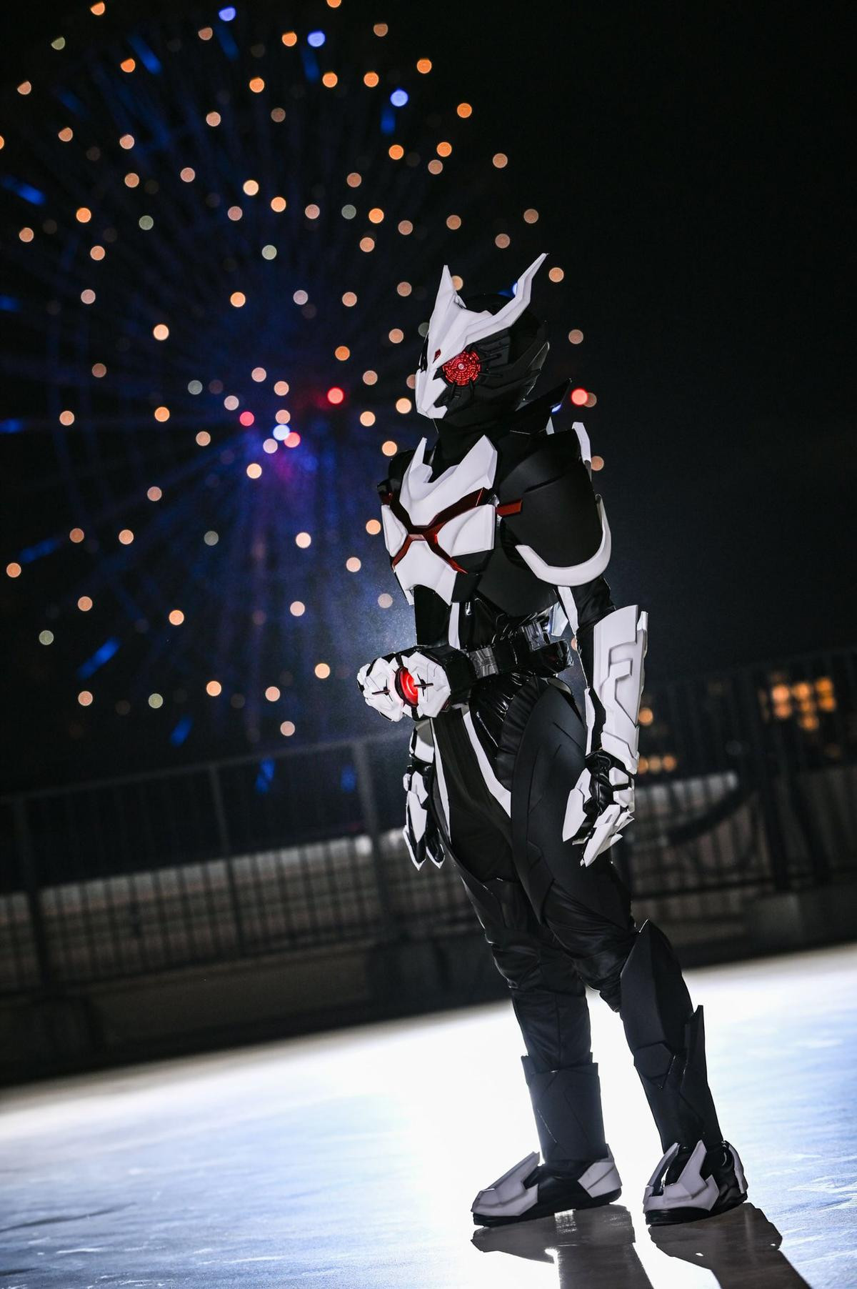 Kamen Rider Ark-One ngoài đời thực: Đỉnh cao cosplay là đây Ảnh 7