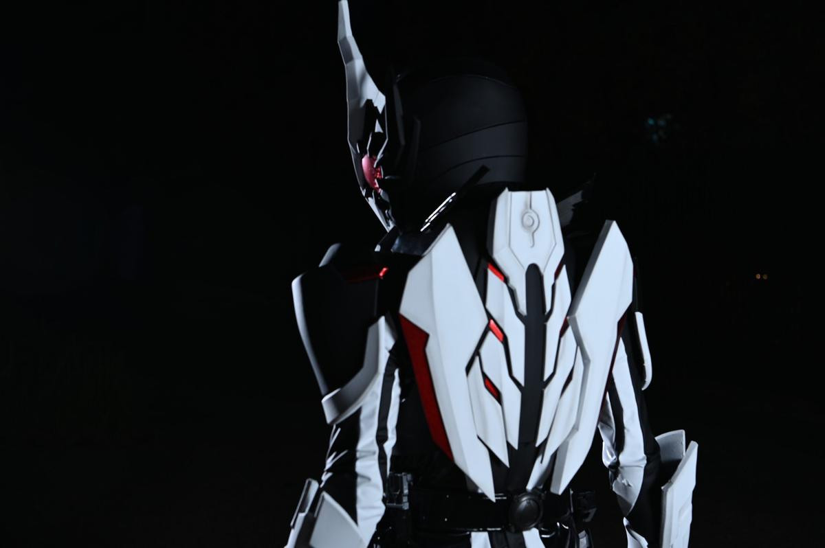 Kamen Rider Ark-One ngoài đời thực: Đỉnh cao cosplay là đây Ảnh 8