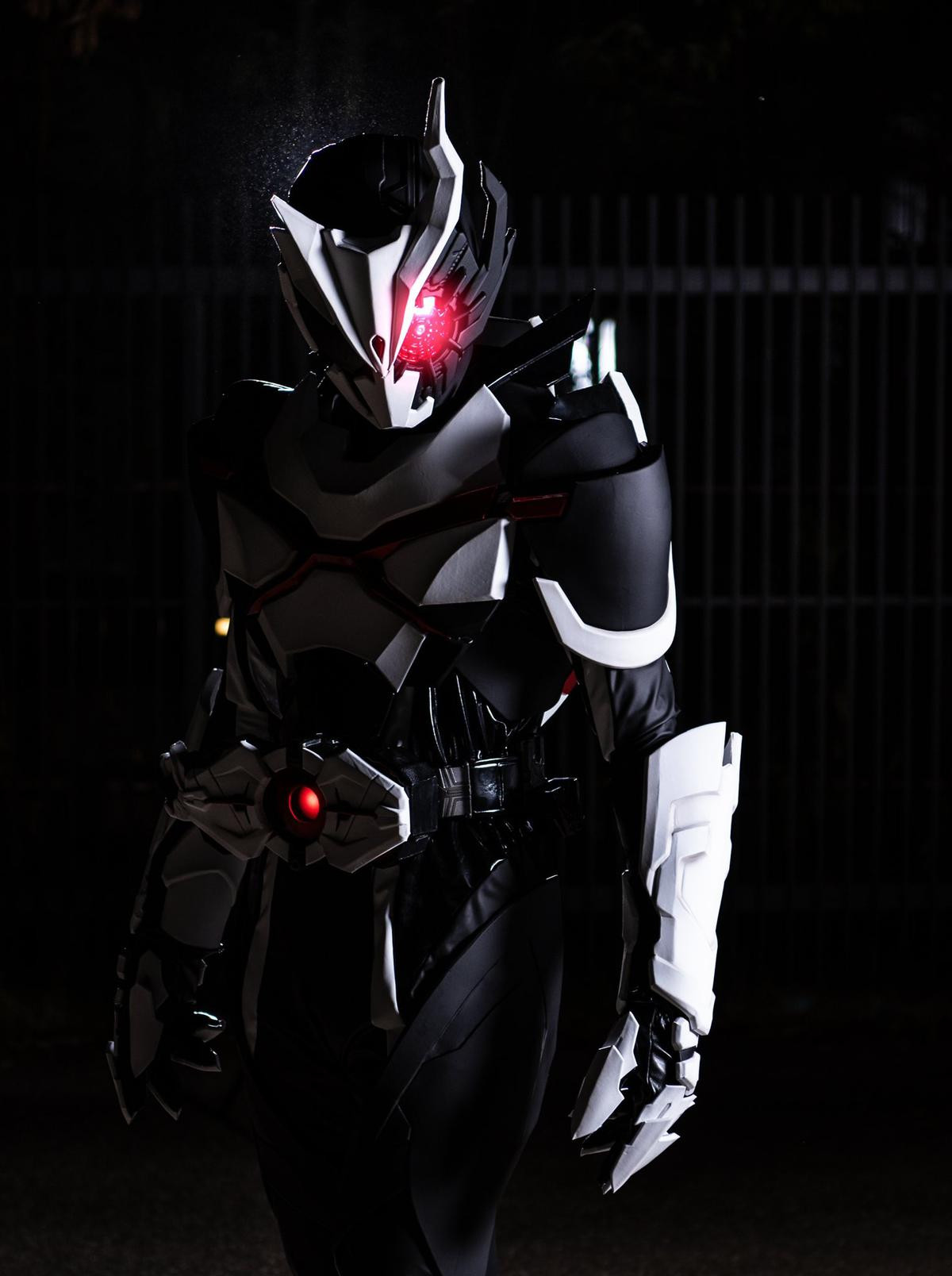 Kamen Rider Ark-One ngoài đời thực: Đỉnh cao cosplay là đây Ảnh 6