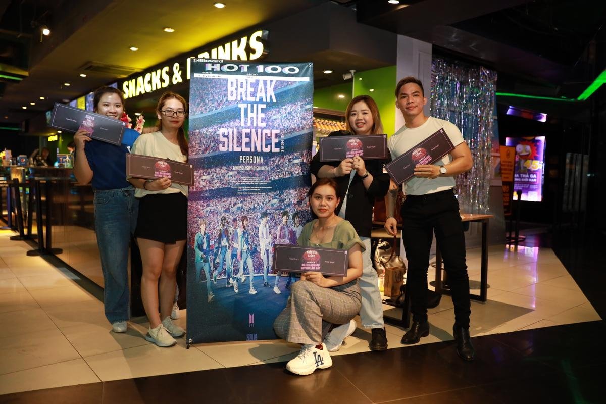 Army Việt 'nổi da gà' khi xem Dynamite trên màn ảnh rộng, review 'sương sương' về Break The Silence: The Movie của BTS Ảnh 3