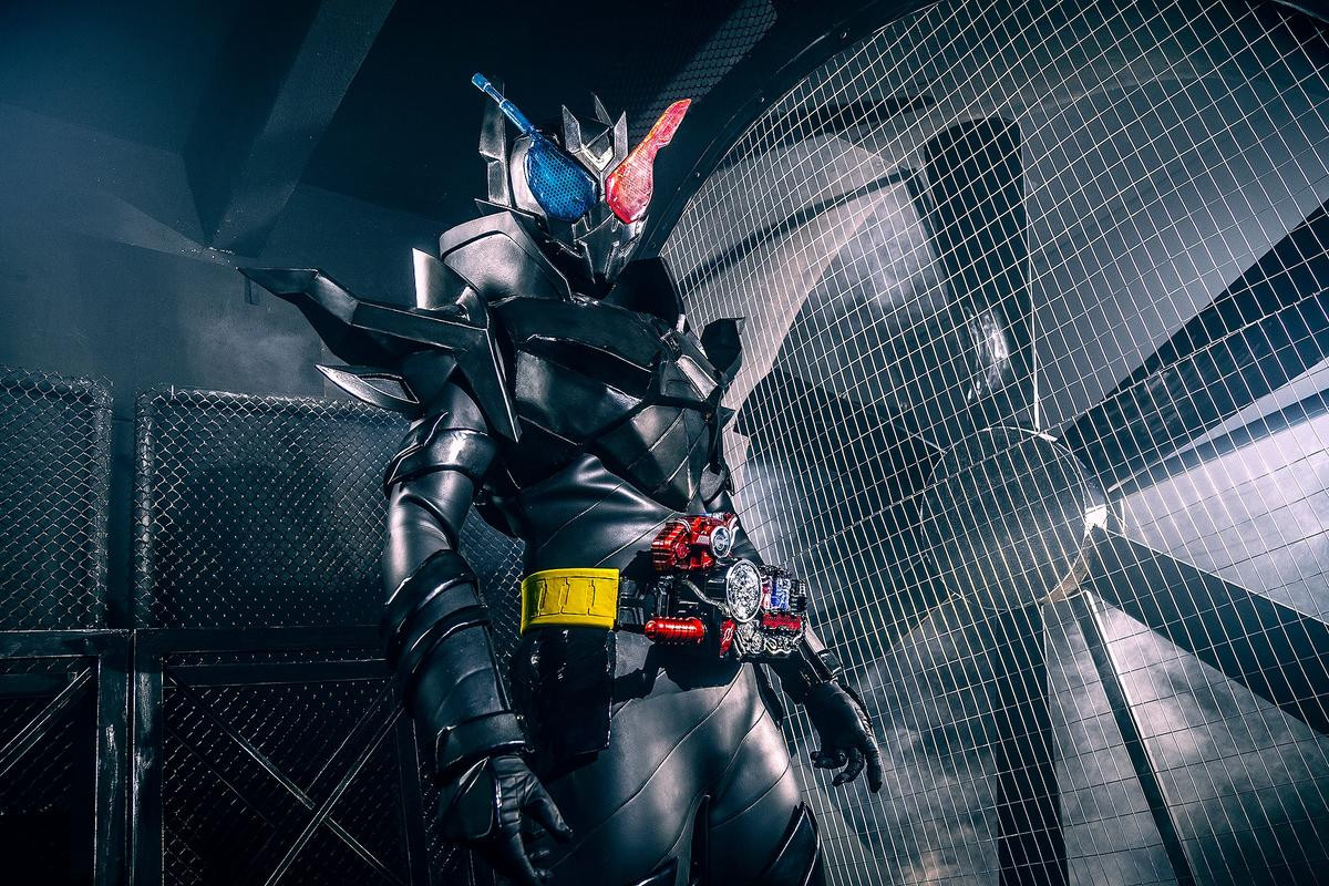 Ngắm vẻ ma mị đến đáng sợ của Kamen Rider Build Hazard Form Ảnh 10