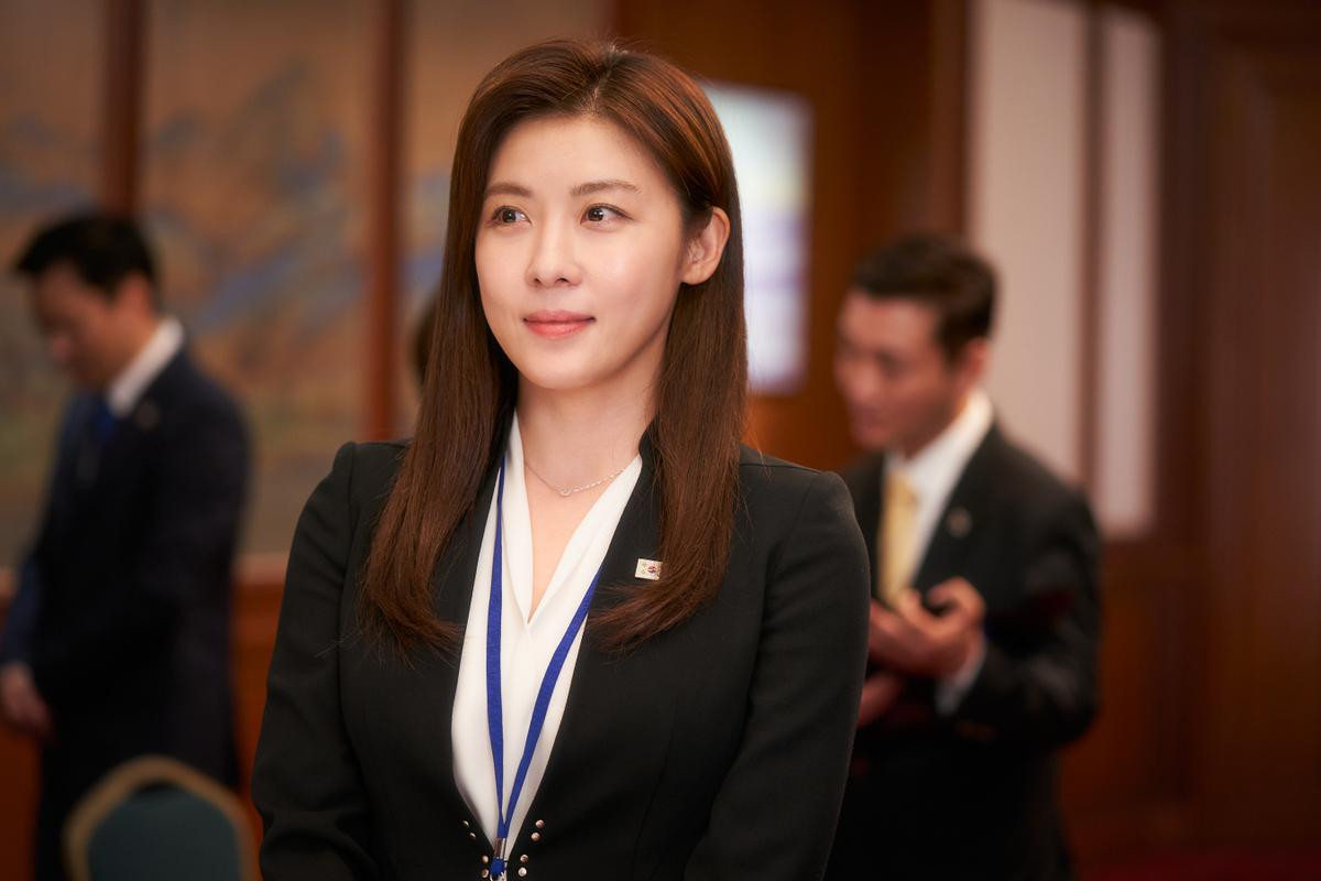 Ha Ji Won trở lại màn ảnh rộng trong vai 'con gái' của ông bố quốc dân Sung Dong Il Ảnh 12