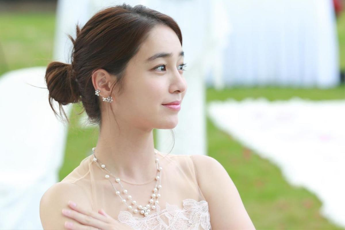 'Bà xã Lee Byung Hun' Lee Min Jung tựa nữ thần tại đám cưới: Lập tức đứng top 2 Naver Ảnh 2