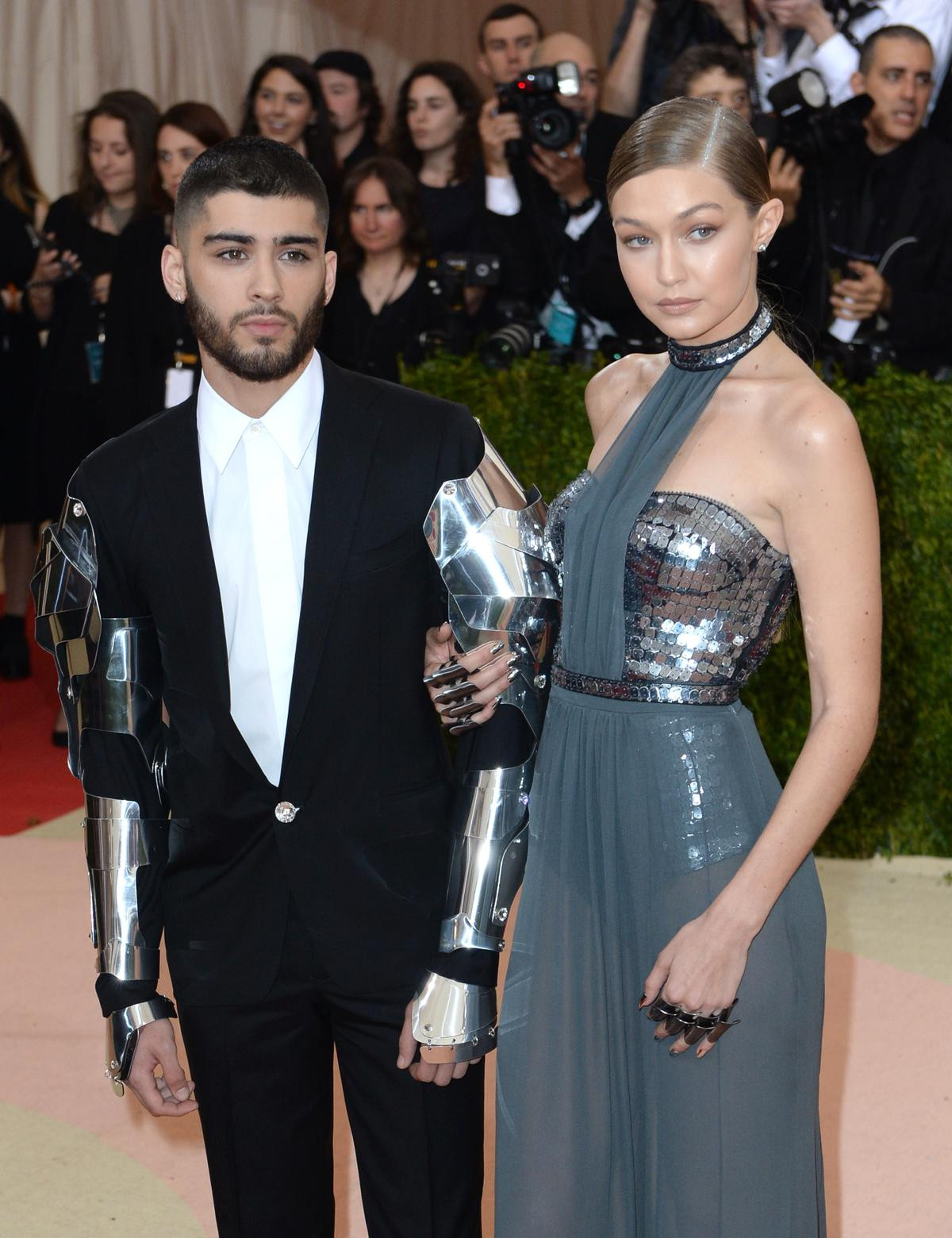 Gigi Hadid hạ sinh con gái đầu lòng cho bạn trai Zayn Malik Ảnh 4