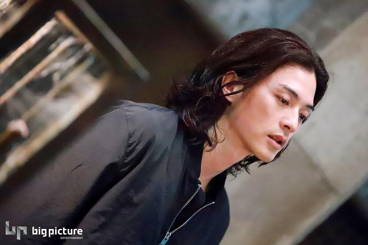 Kim Ji Hoon chính là 'Hoa của quỷ', bật sáng sau 18 năm debut với vai sát nhân khiến Knet ớn lạnh Ảnh 33