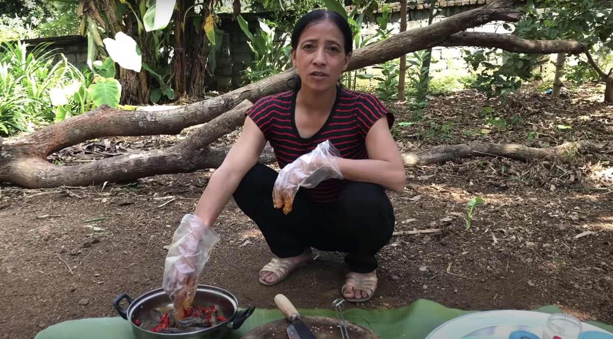 Học theo bà Tân nấu những món 'siêu to khổng lồ', Bà Lý Vlog tuyên bố 'đầu hàng' chỉ sau 1 tháng Ảnh 3