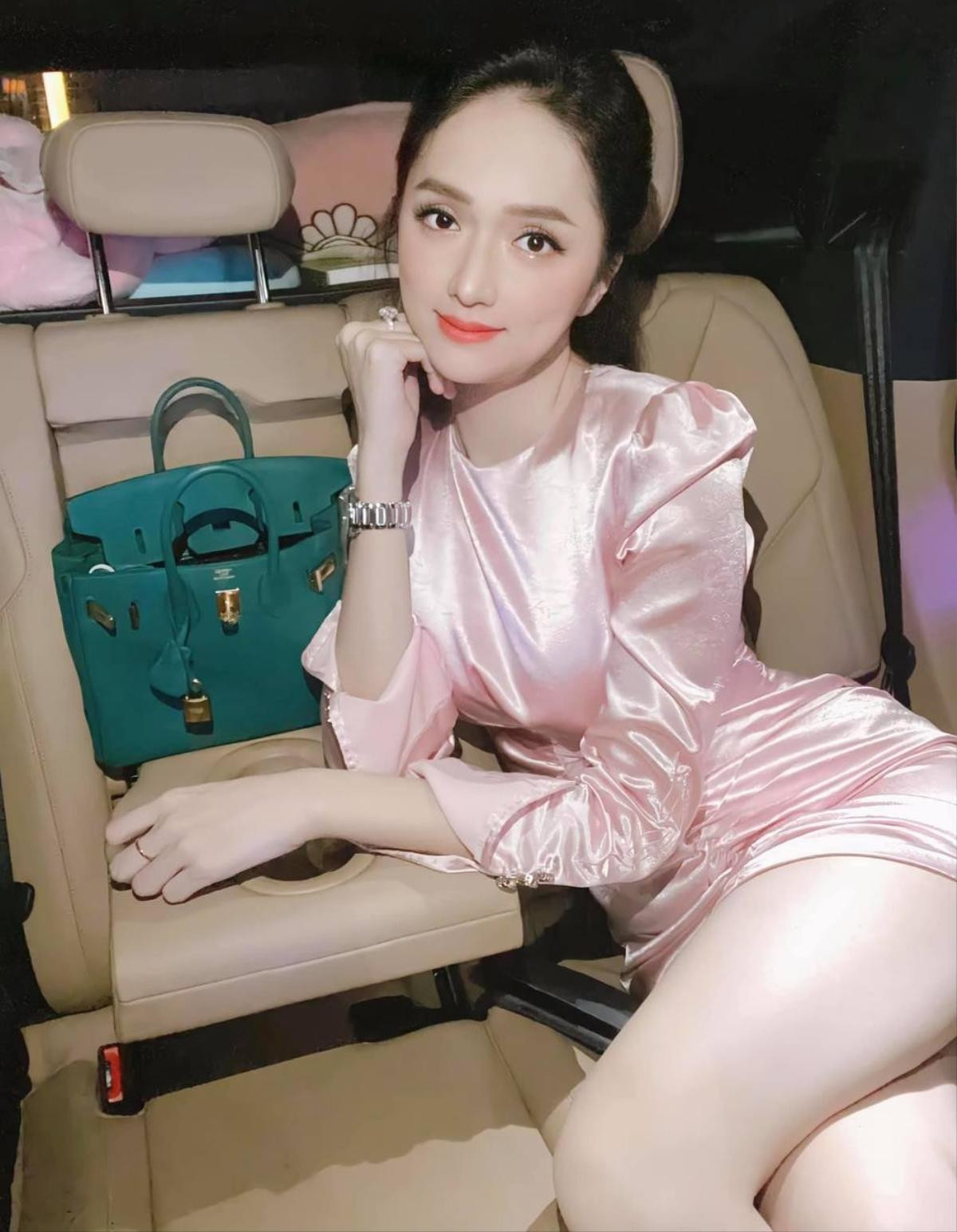 Hương Giang, Hòa Minzy xứng danh chị em giàu sụ, cùng nhau sắm đồng hồ kim cương giá hơn nửa tỷ Ảnh 7