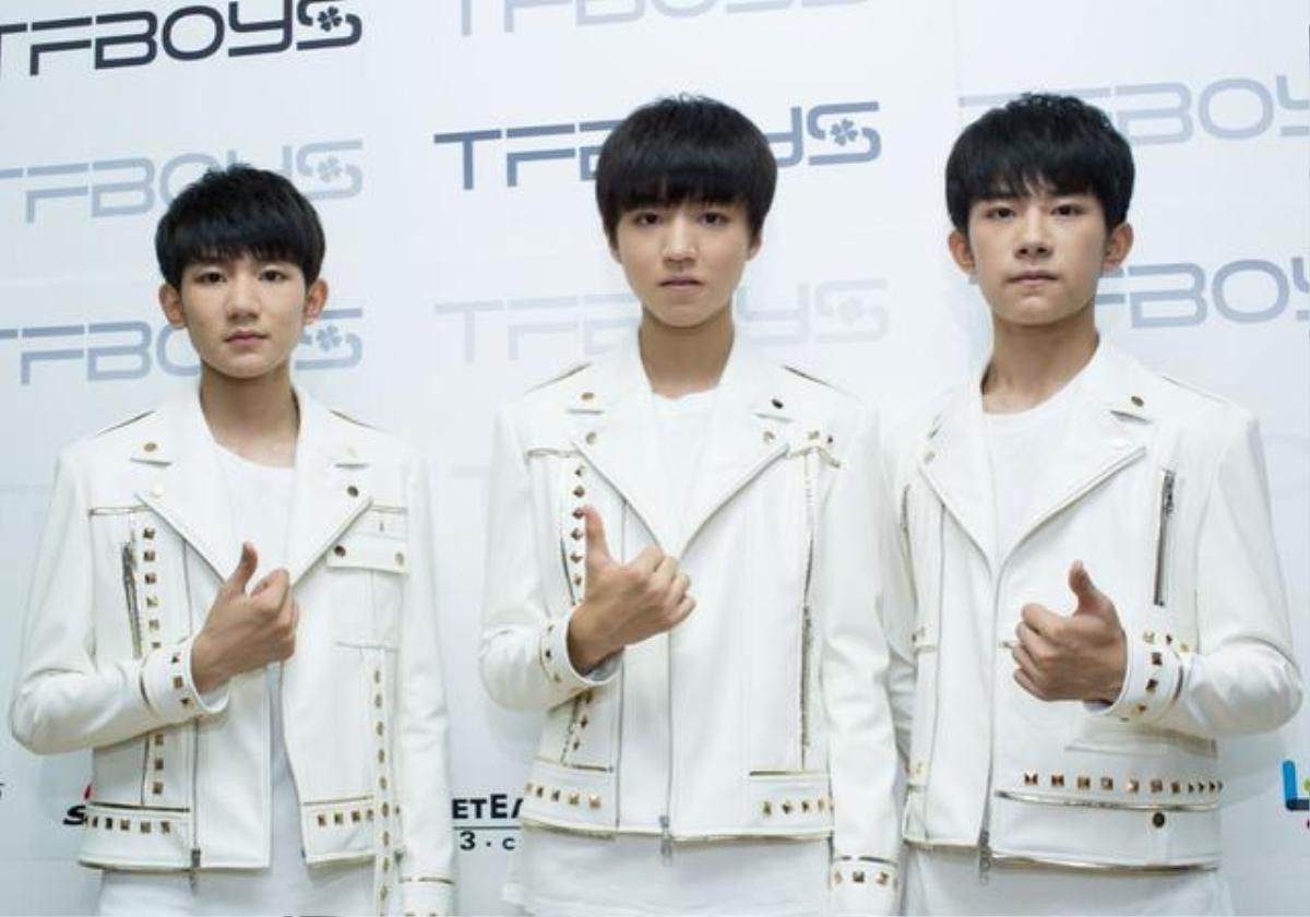 Nhan sắc TFBoys trong lần tụ họp gần nhất dưới ống kính của CCTV: Dịch Dương Thiên Tỉ bị chế giễu như quả bí ngô, Vương Nguyên lộ chiều cao khiêm tốn Ảnh 6