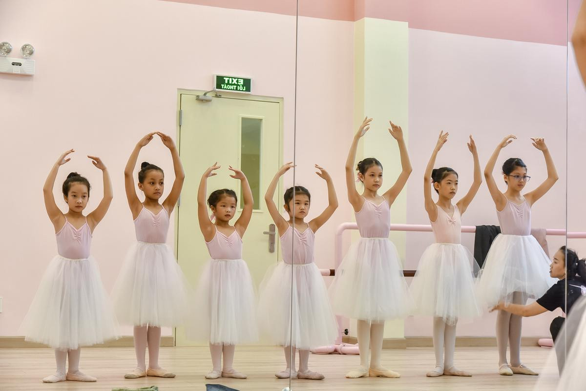 'Cô gái vàng ballet' Đỗ Hải Anh truyền lửa đam mê nghệ thuật múa cho trẻ em Ảnh 9