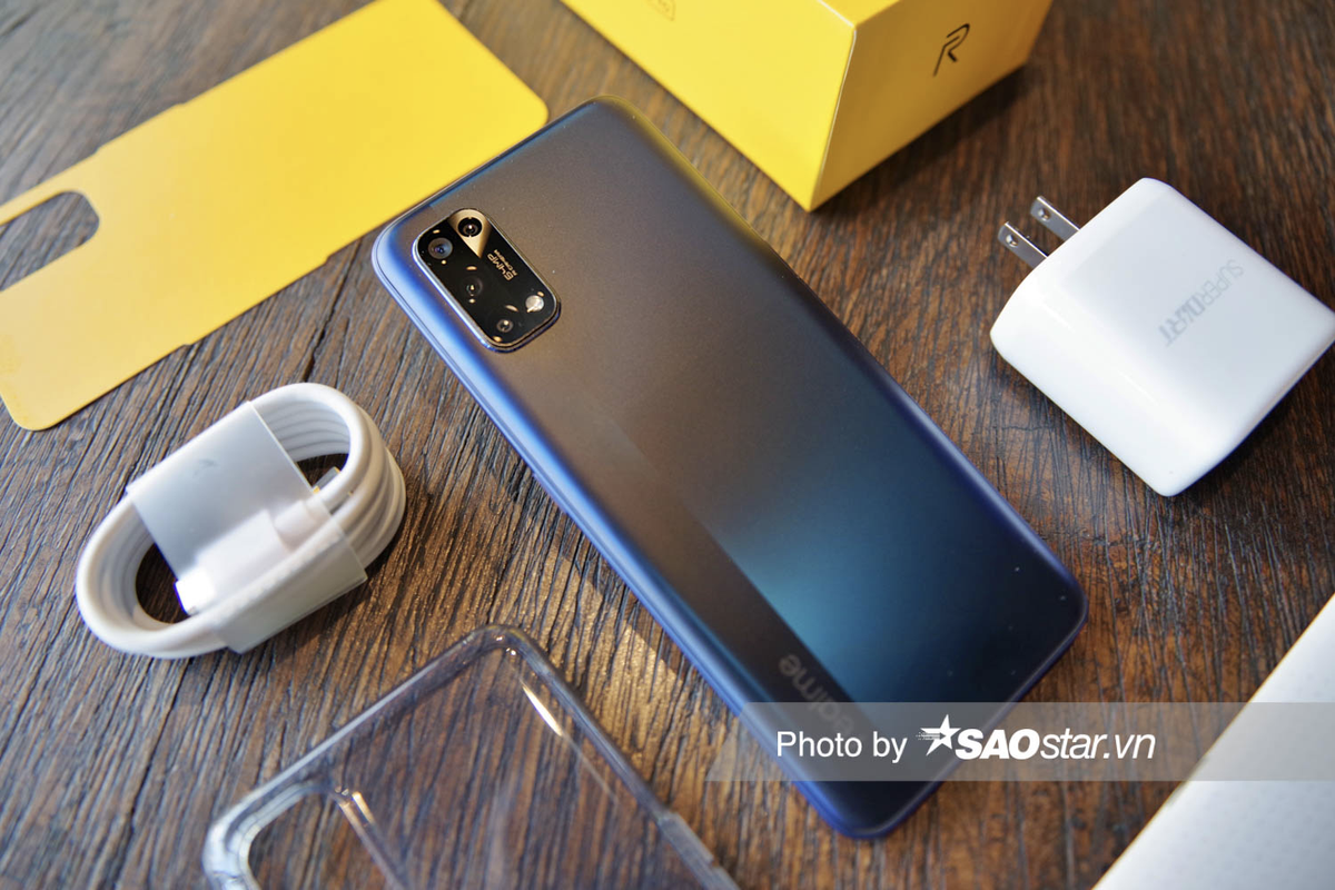 Mở hộp Realme 7 Pro: Ngoại hình ưa nhìn, 4 camera, sạc nhanh 65W Ảnh 4