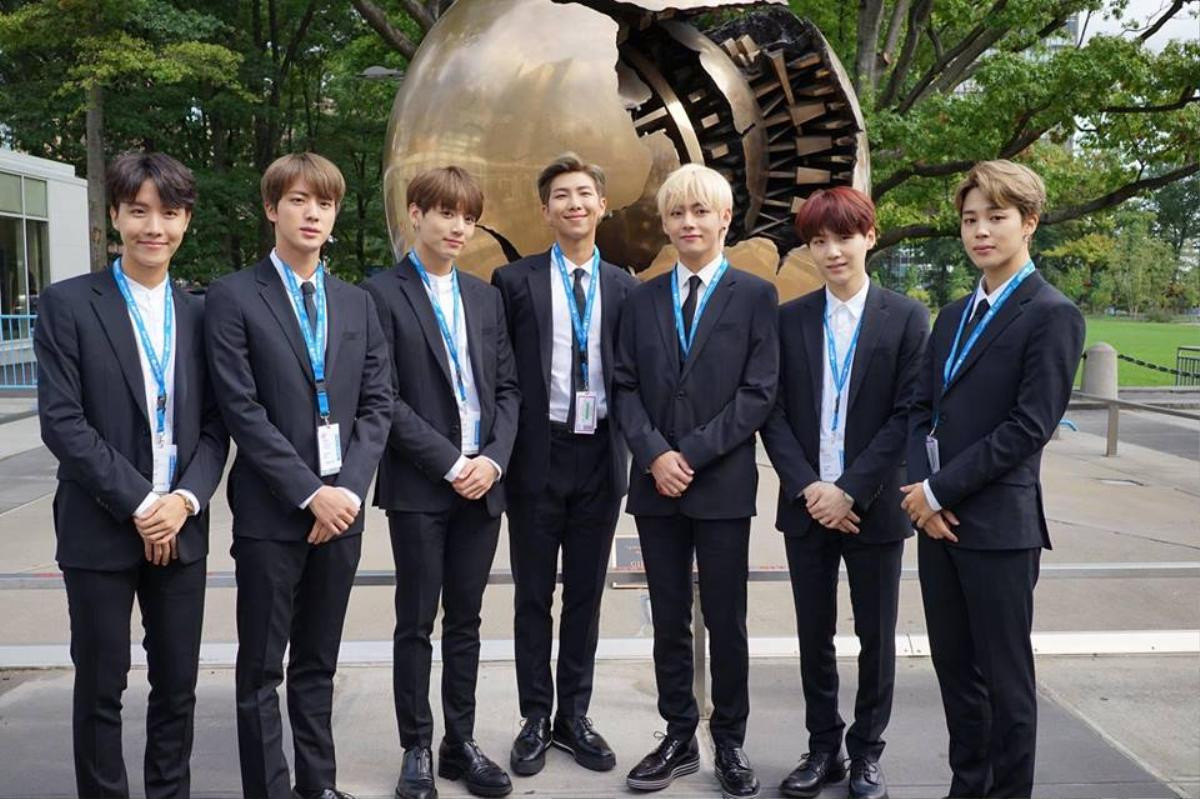 BTS bất ngờ bị nữ MC người Anh nhận xét: 'Nhãi ranh, chẳng có gì quan trọng' Ảnh 1