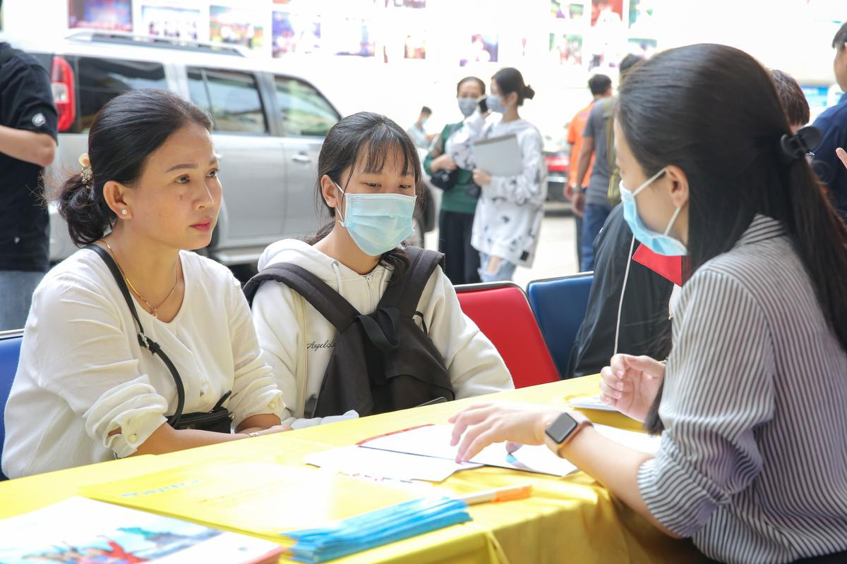 ĐH Công nghệ TP HCM: Điểm trúng tuyển cao nhất theo phương thức xét điểm thi ĐGNL của ĐH Quốc gia TP.HCM là 850 Ảnh 1