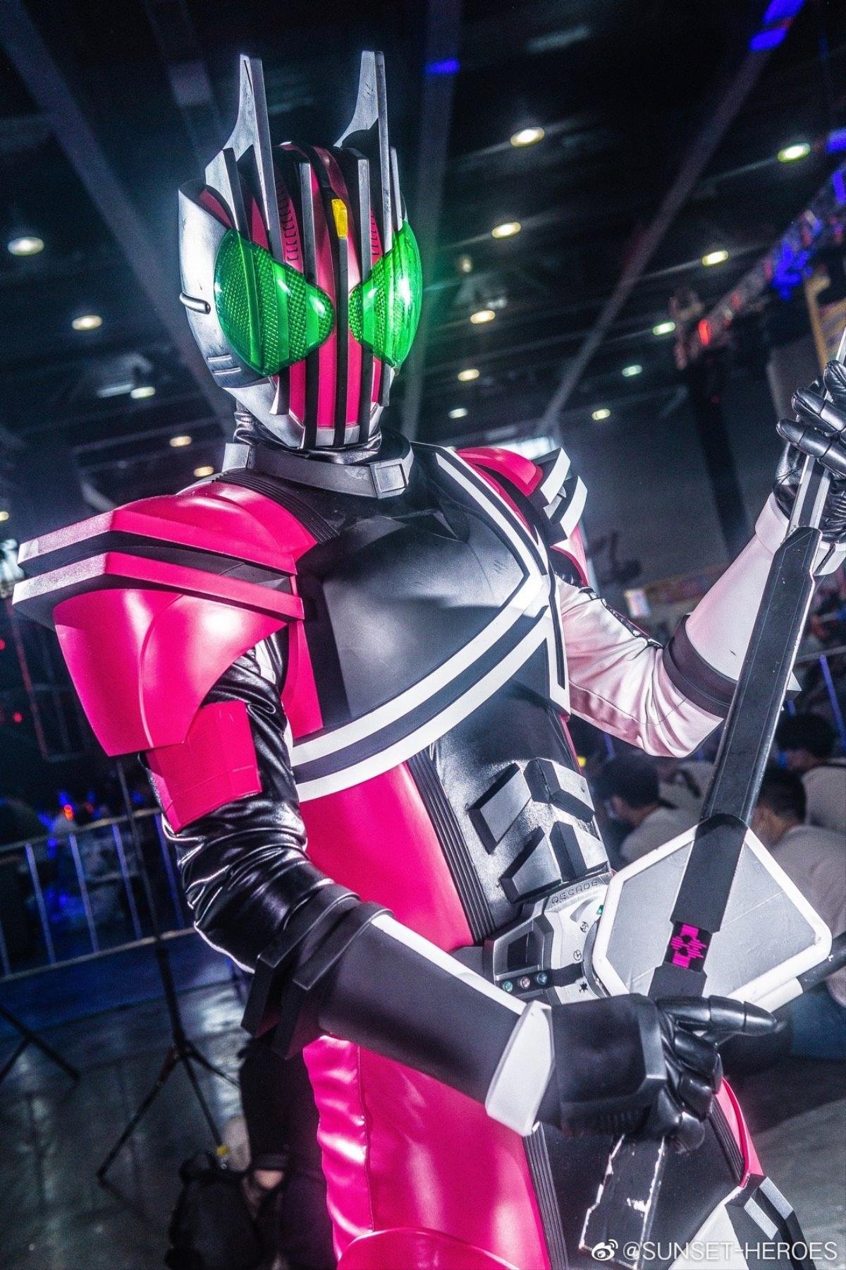 Ngắm bộ ảnh cosplay Kamen Rider Decade siêu đỉnh của các fan Ảnh 6