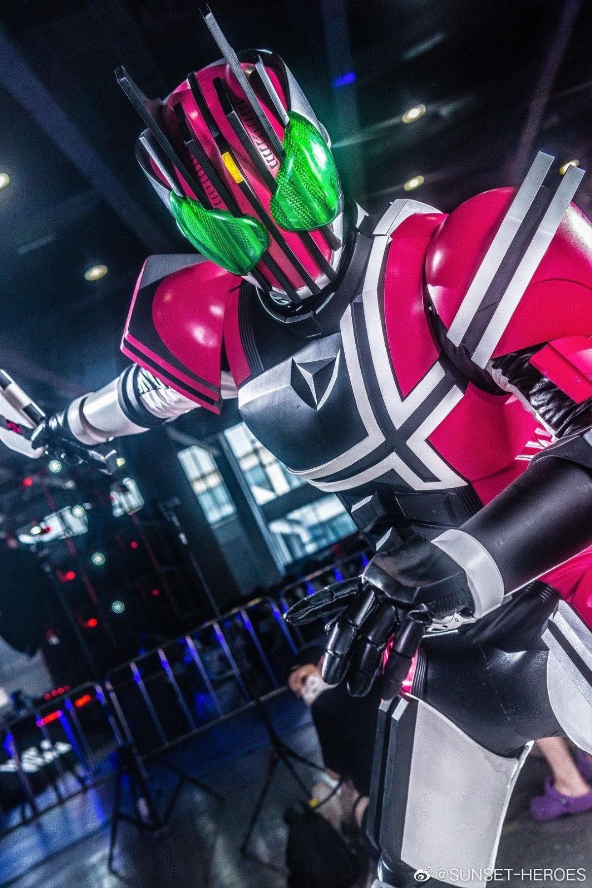 Ngắm bộ ảnh cosplay Kamen Rider Decade siêu đỉnh của các fan Ảnh 3