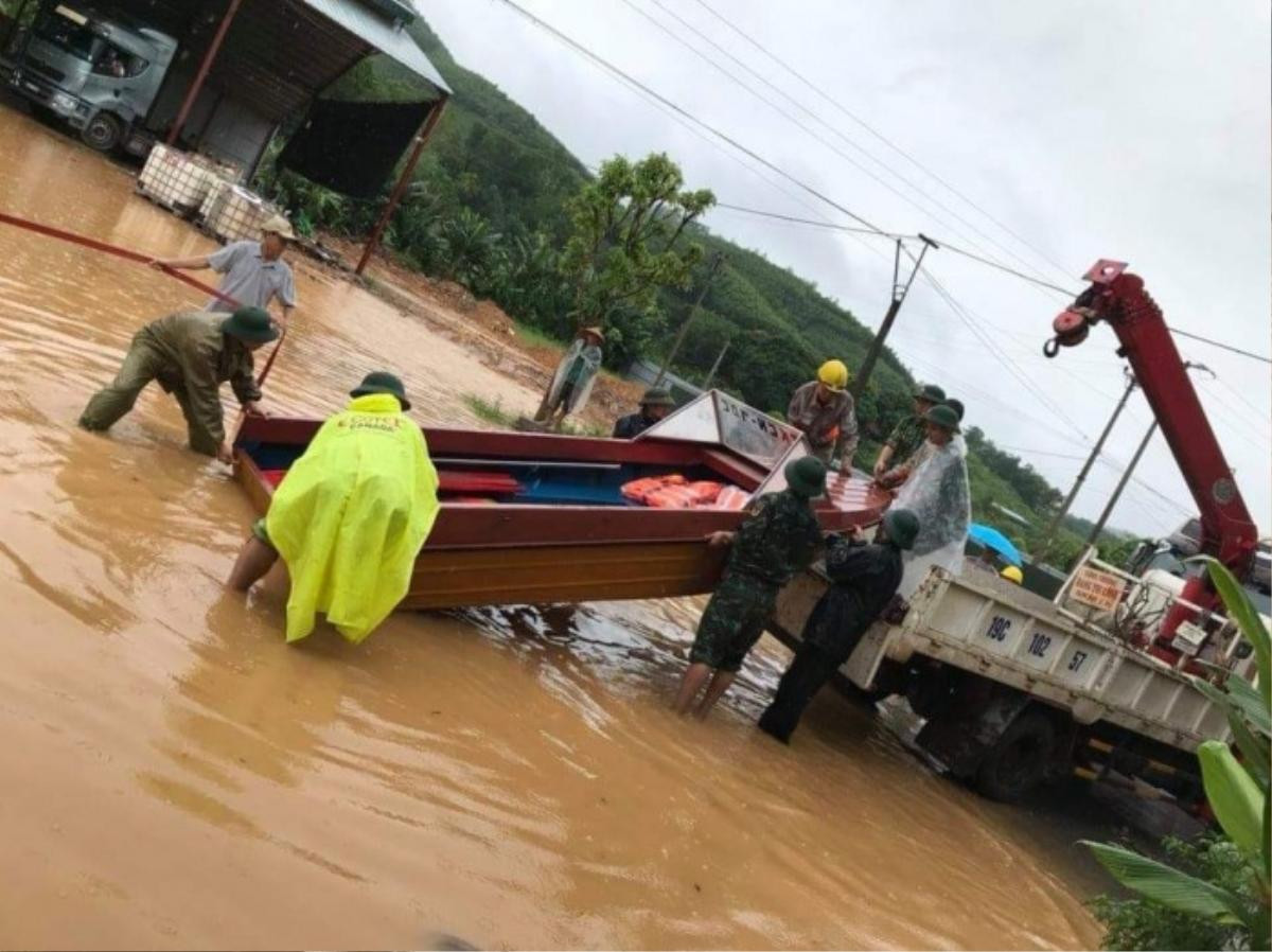 Mưa lớn cô lập nhiều nơi ở Phú Thọ, 2 người tử vong, 7 người bị thương Ảnh 2