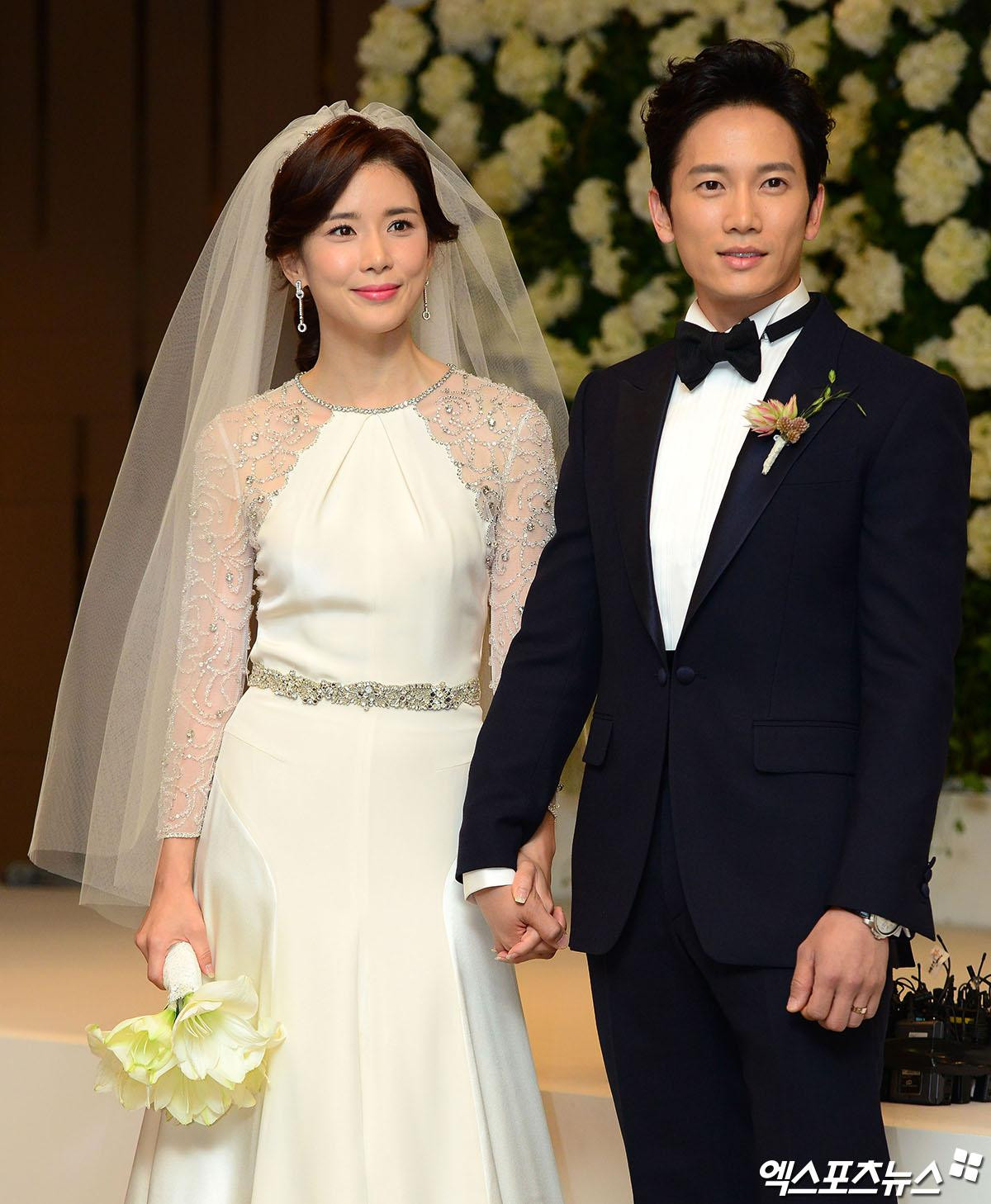 Ji Sung - Lee Bo Young kỷ niệm 7 năm ngày cưới: 'Chị gái ế 38 năm' Han Ji Min lập tức bình luận Ảnh 11