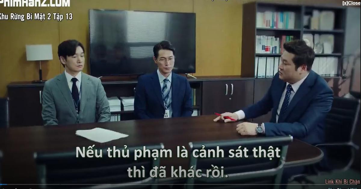 Khu rừng bí mật phần 2 tập 13: Công tố Hwang Si Mok bị hất cẳng ra khỏi vụ án Seo Dong Jae, các bên đều cô lập anh vì sợ anh lật tẩy nhiều bí mật Ảnh 2