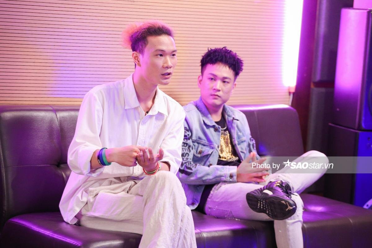 Tập 9 King Of Rap: HIEUTHUHAI 'xanh mặt' vì bị chê, phải đổi lyric gấp - GTM tự ý cãi lời Hồ Hoài Anh Ảnh 11