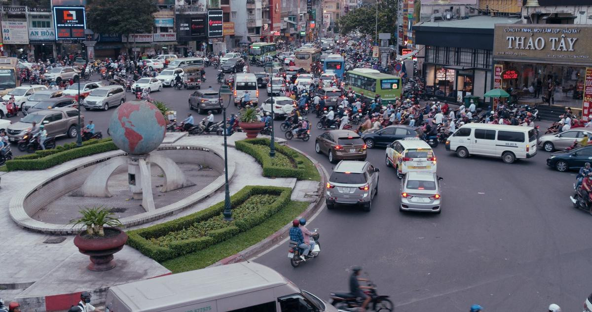 'Sài Gòn trong cơn mưa' tung teaser và poster mới, rục rịch trở lại đường đua phim rạp hậu COVID-19 Ảnh 15