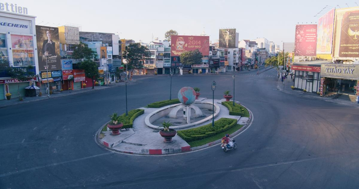 'Sài Gòn trong cơn mưa' tung teaser và poster mới, rục rịch trở lại đường đua phim rạp hậu COVID-19 Ảnh 17