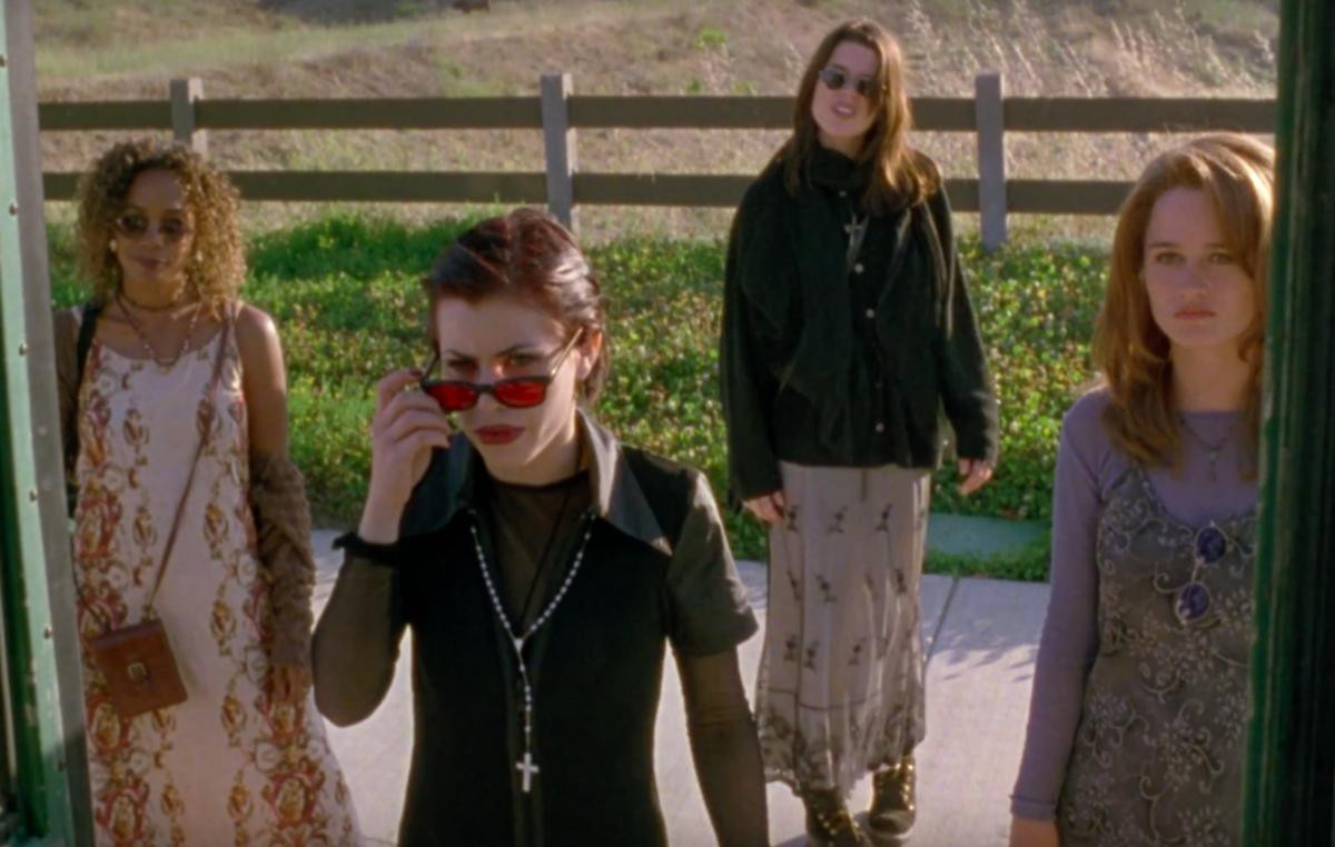 'The Craft: Legacy': Ông hoàng kinh dị Blumhouse tái xuất với câu chuyện kinh dị về phù thủy Ảnh 1