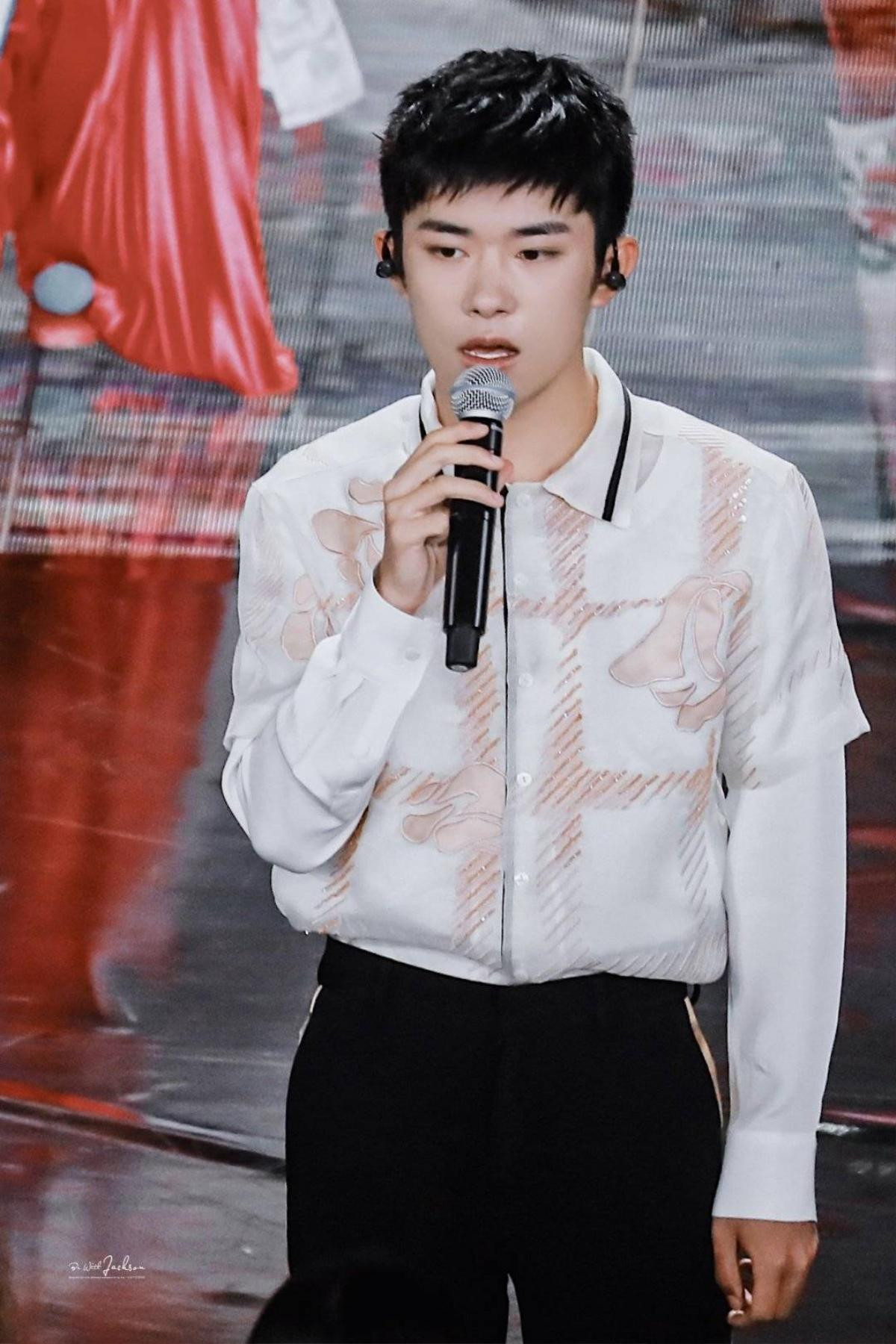 'Đêm hội Trung Thu 2020': Địch Lệ Nhiệt Ba, TFBOYS, Dương Tử cùng loạt sao Cbiz bừng sáng trên sân khấu Ảnh 12