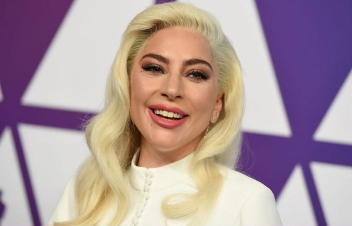 Chuyện lạ đời: Lady Gaga viết tiếng Việt kêu gọi các fan xem MV '911' trên trang cá nhân Ảnh 1