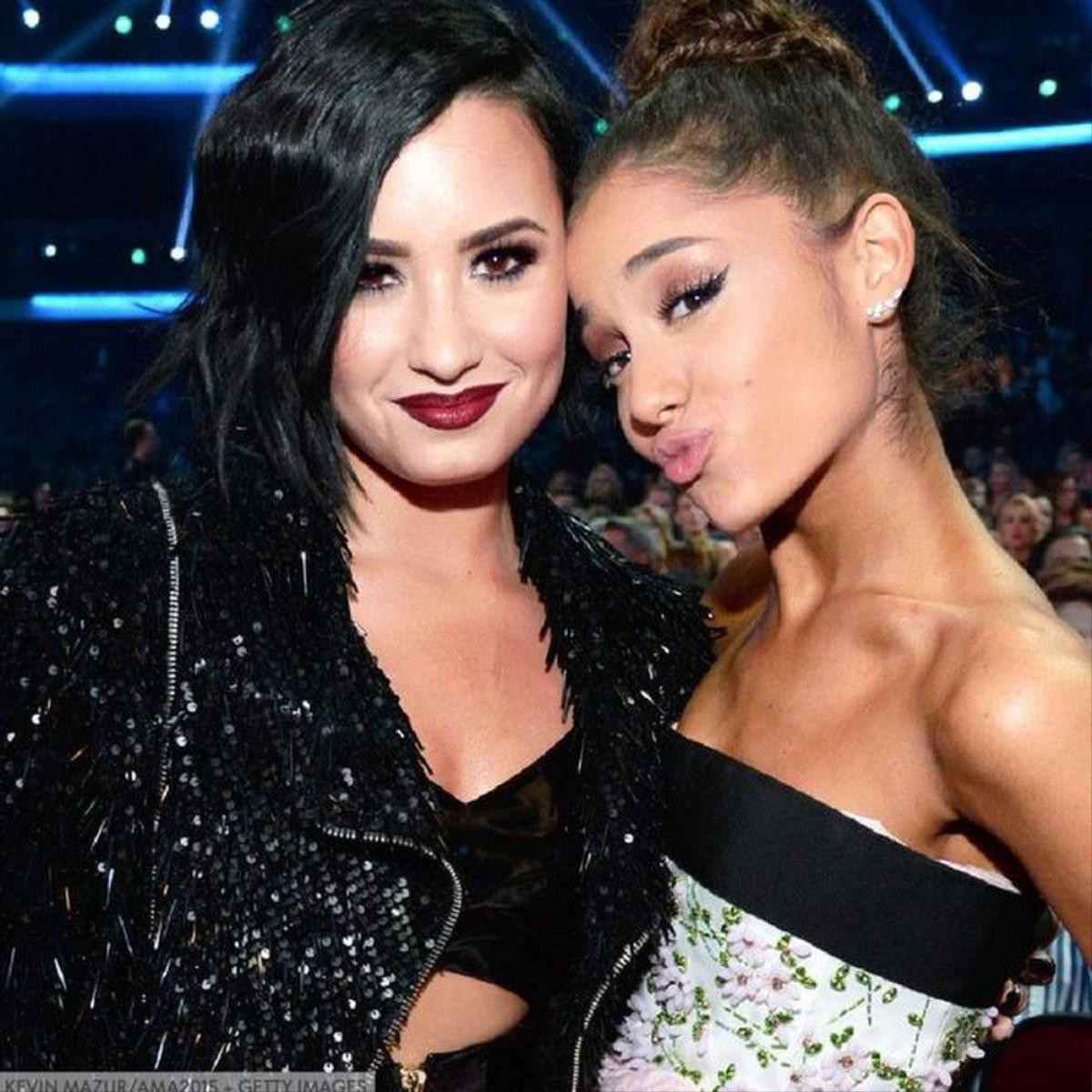 Người yêu cũ của Demi Lovato khuấy đảo showbiz Mỹ: Lên tiếng tố cáo Demi và Ariana Grande chiêu trò PR bẩn Ảnh 1