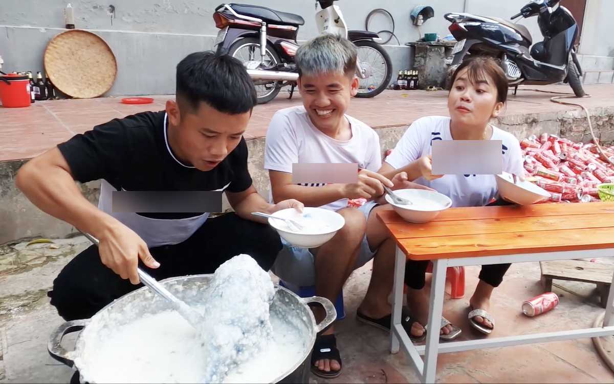 Sau vlog cháo gà nguyên lông, con trai Bà Tân Vlog tiếp tục làm clip vô bổ khiến dân mạng ngán ngẩm Ảnh 2