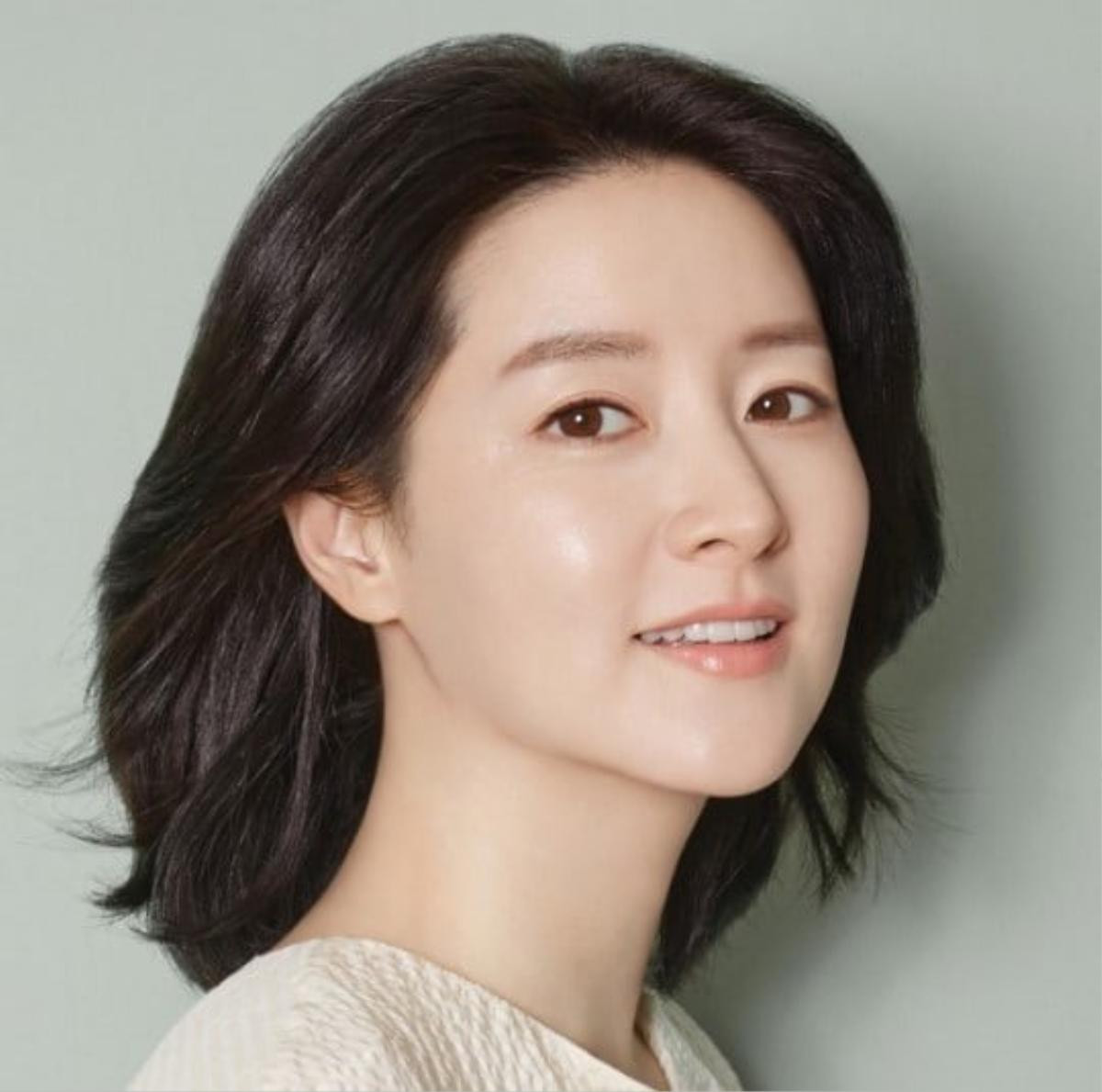 Nàng 'Dae Jang Geum' Lee Young Ae lộ nếp nhăn khi khoe mặt mộc tuổi 50 Ảnh 6