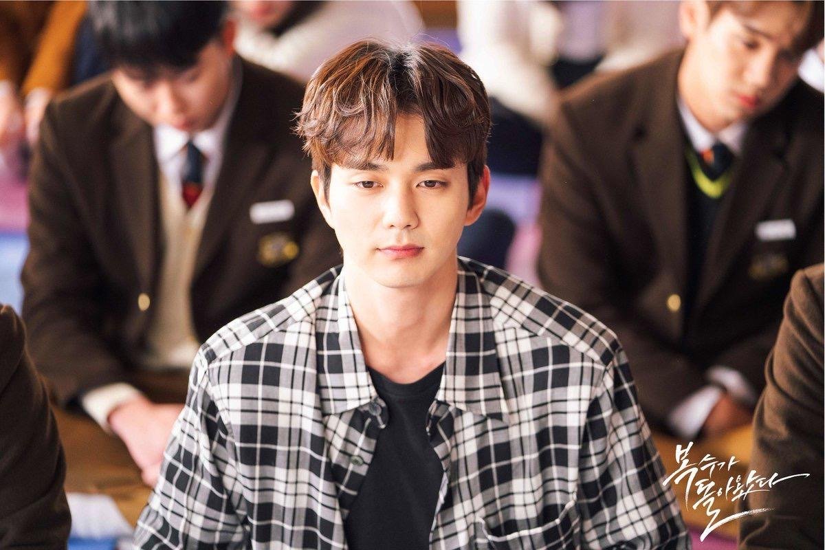 Top 20 nam diễn viên Hàn hot nhất tháng 9: Lee Min Ho - Hyun Bin 'chịu thua' Yoo Seung Ho Ảnh 2