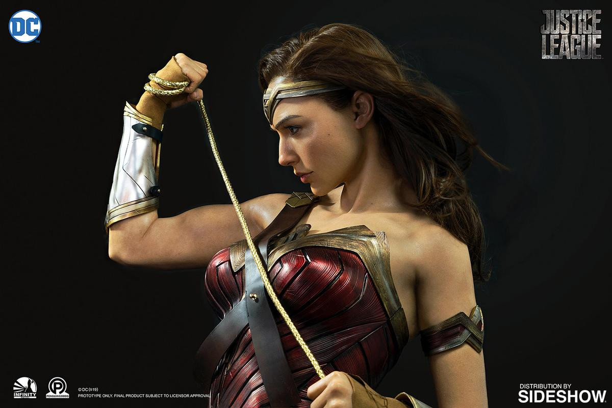 Phát choáng trước bức tượng giống Gal Gadot Wonder Woman đến mức không tưởng Ảnh 6