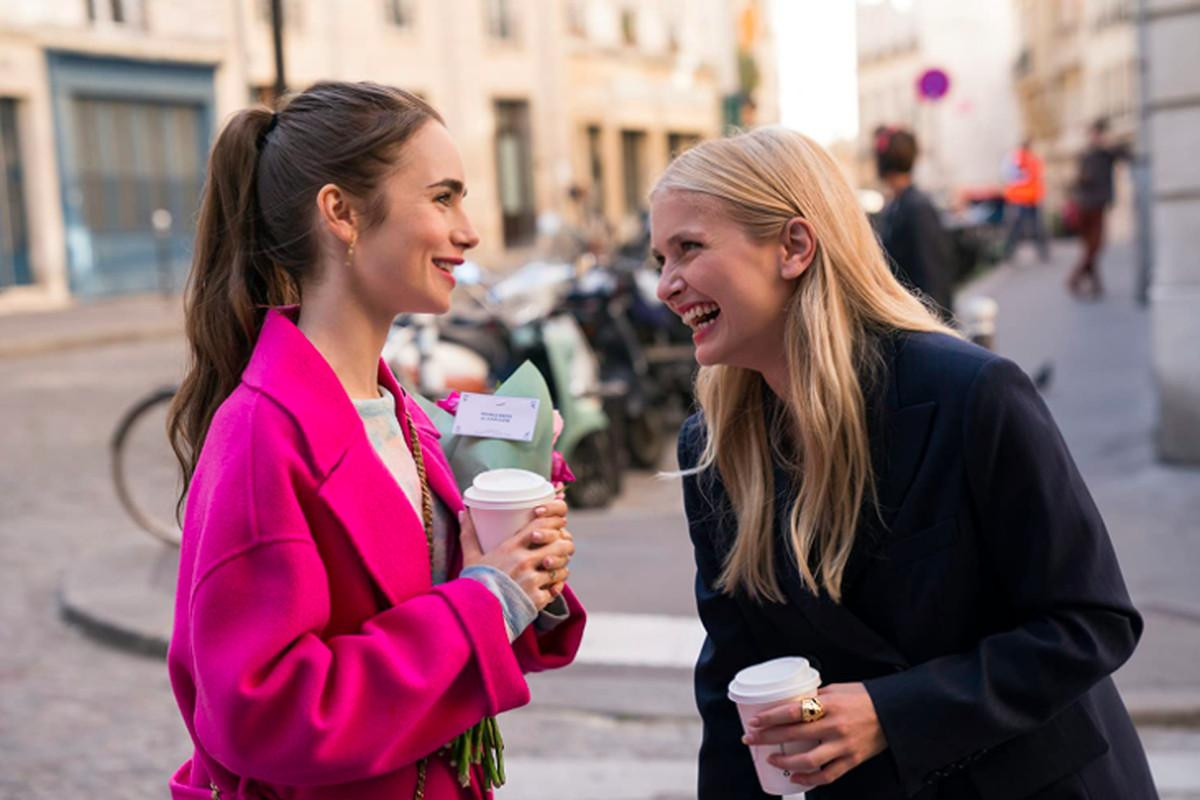 Giải mã hiện tượng 'Emily in Paris': Yêu kiều và duyên dáng như một thiếu nữ Ảnh 5