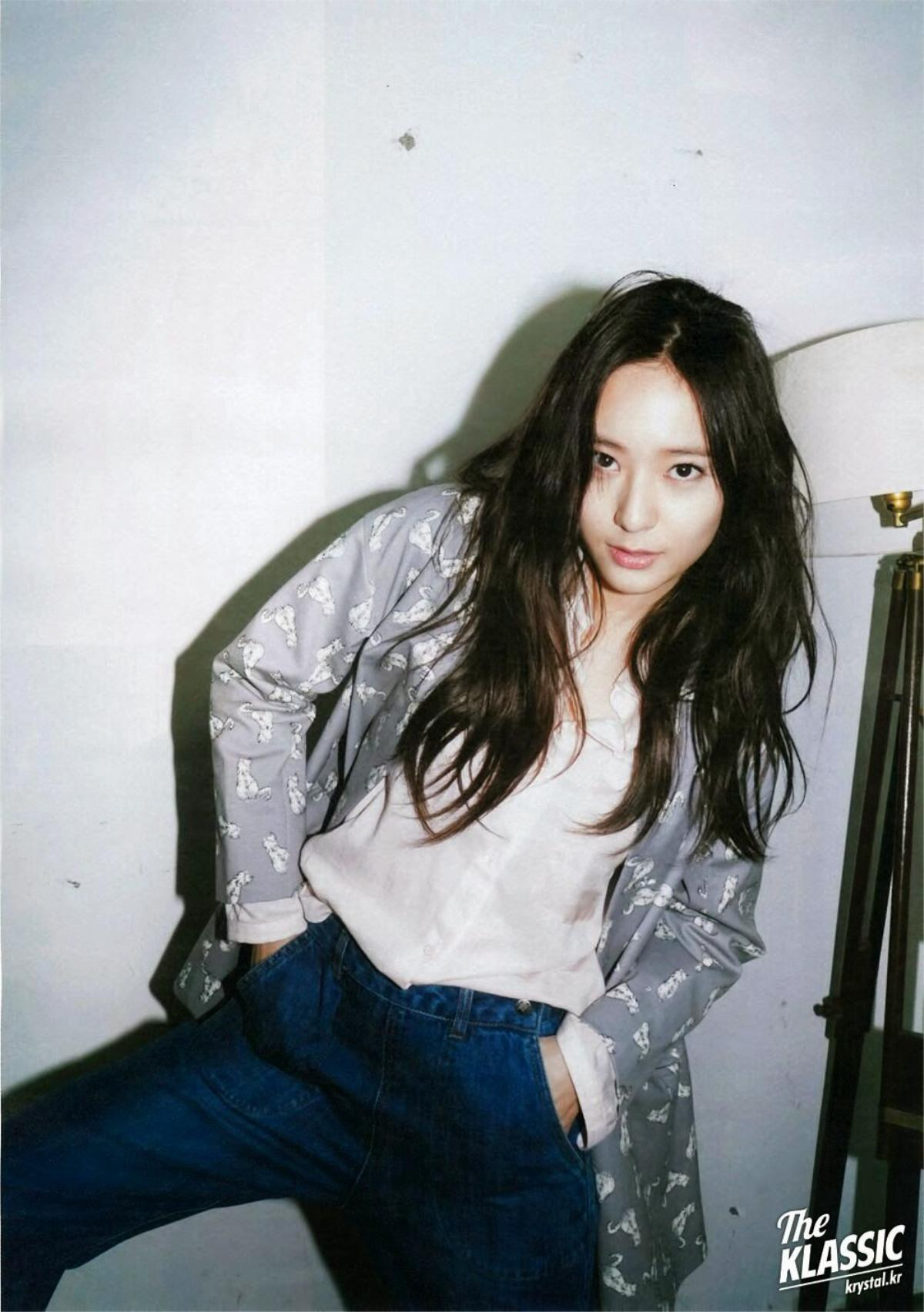 Chị em nhà Jessica và Krystal đã cho thấy độ visual toả sáng mang đậm chất mùa Thu trong bộ ảnh mới Ảnh 9