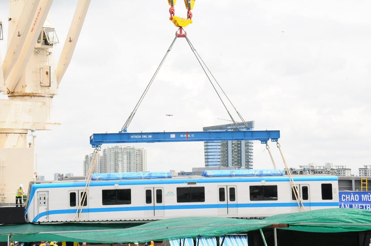 Hình ảnh đầu tiên của đoàn tàu Metro Bến Thành - Suối Tiên vừa có mặt ở Sài Gòn Ảnh 3