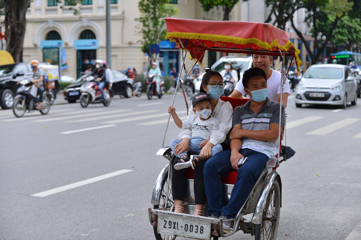 Có một Hà Nội đẹp dịu dàng, thân thương đến lạ trong tiết trời mùa thu Ảnh 1