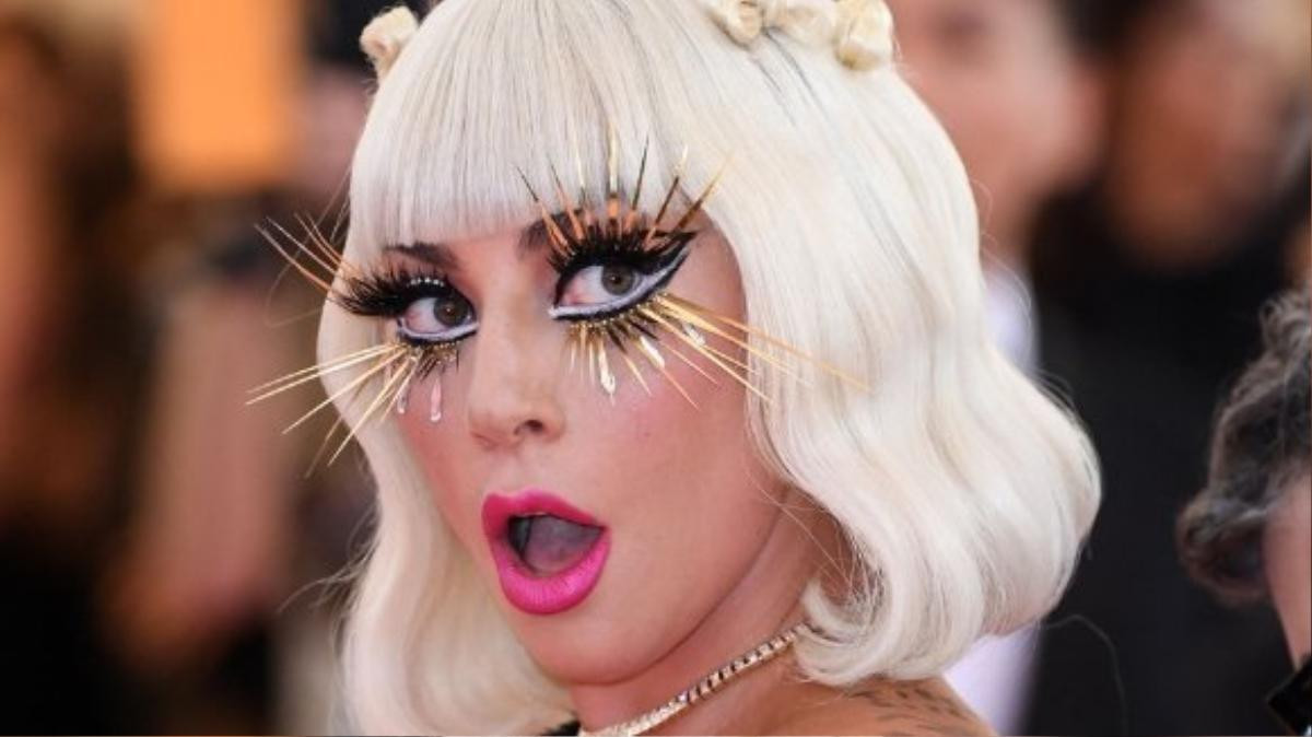 Lady Gaga mang 7749 bộ đồ tới Met Gaga 2019 đâu phải cho vui: Chị khoe sớm album Chromatic mà chẳng ai hay biết! Ảnh 1