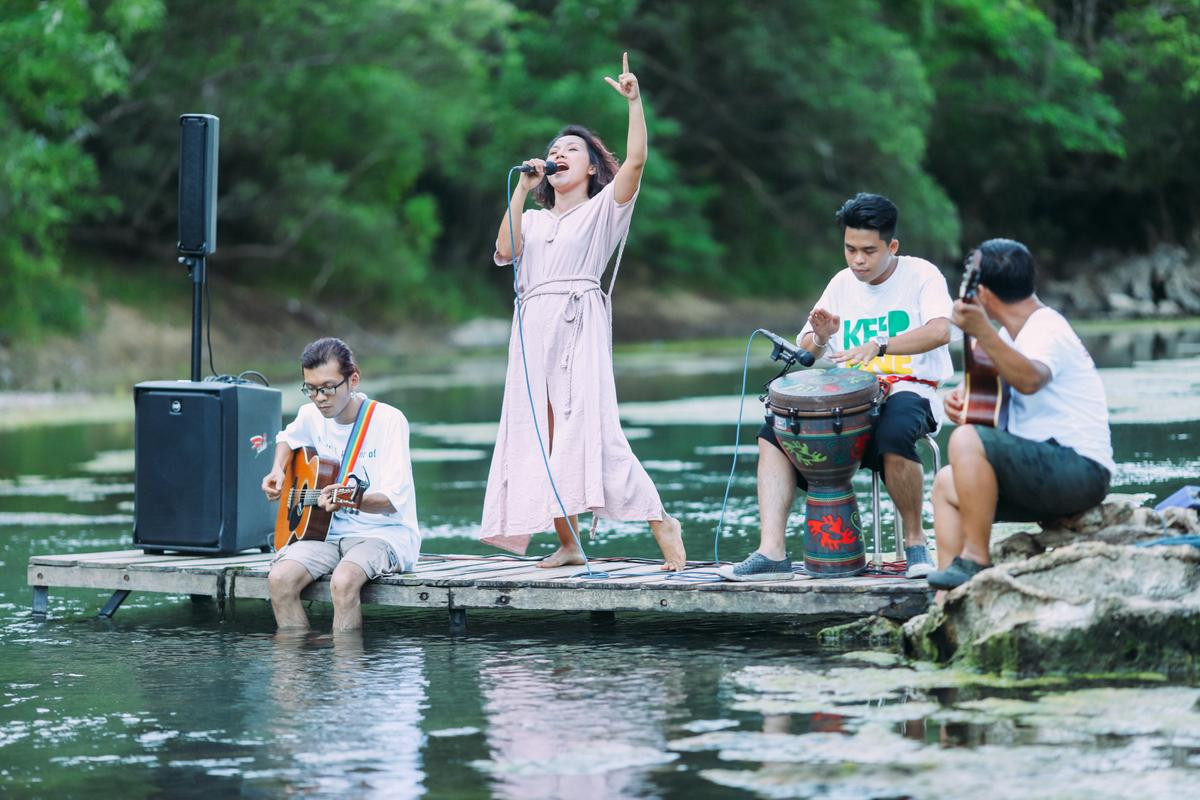 Thái Thùy Linh: Vét hết đồng tiền cuối cùng để thực hiện những chuyến du ca của cuộc đời Ảnh 7