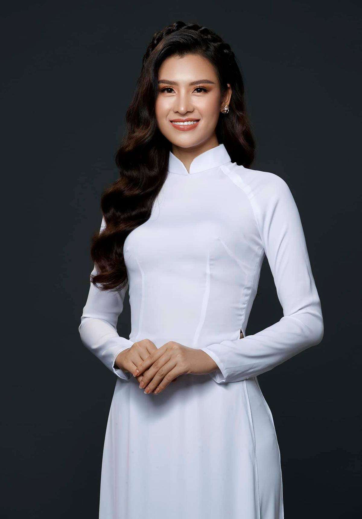 Đại diện Việt Nam - Thái Thị Hoa gây bất ngờ về nhan sắc, ngoại ngữ 'chào sân' Miss Earth 2020 Ảnh 6