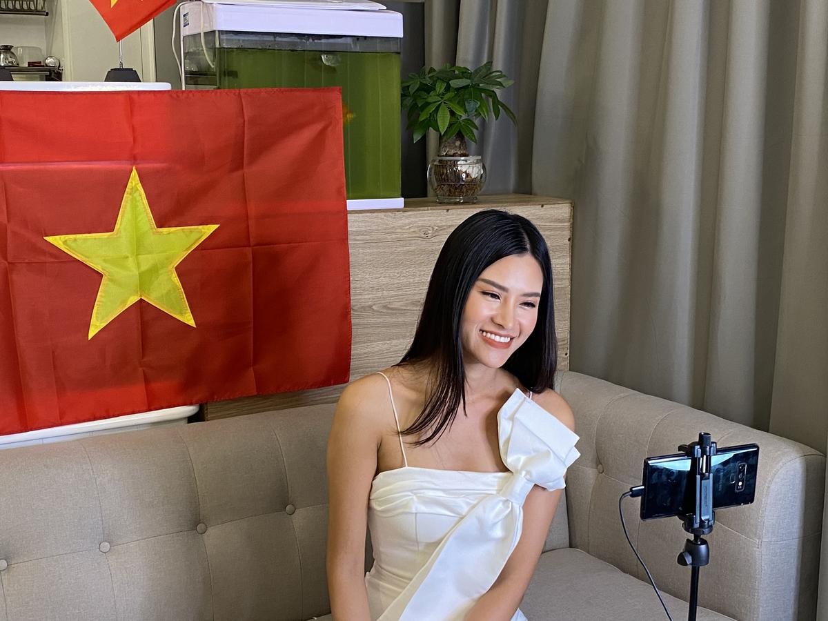 Đại diện Việt Nam - Thái Thị Hoa gây bất ngờ về nhan sắc, ngoại ngữ 'chào sân' Miss Earth 2020 Ảnh 2