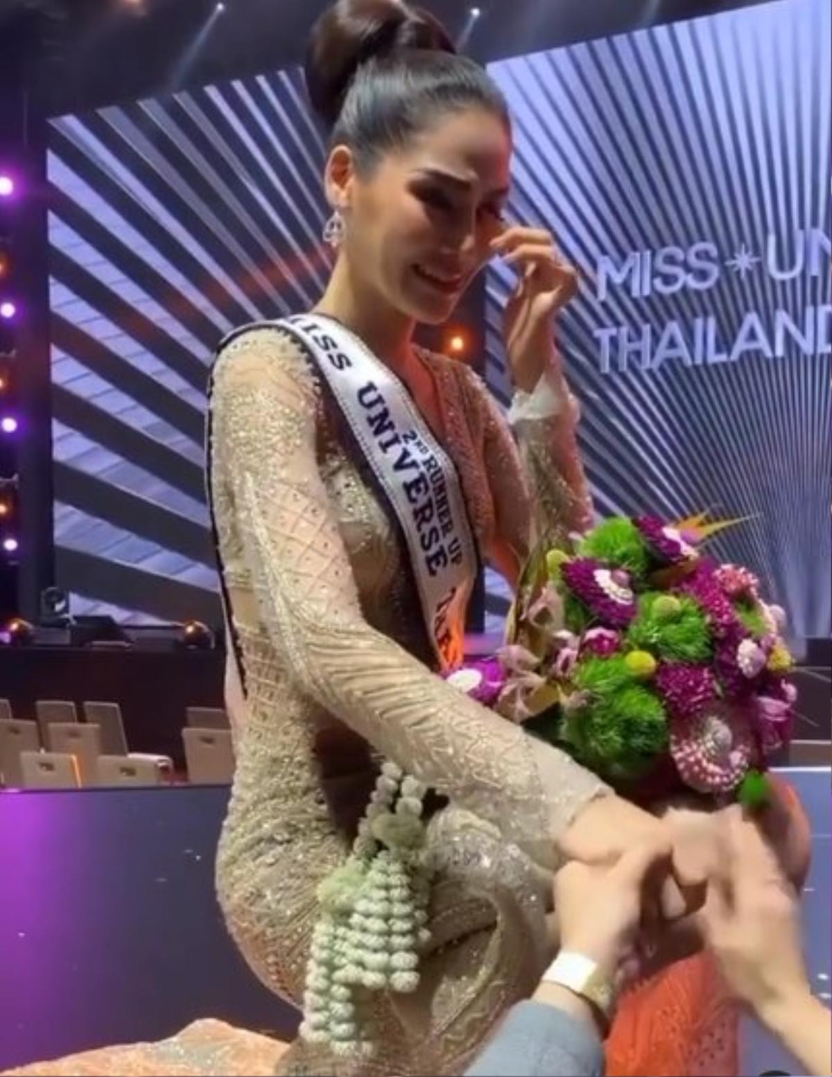 Punika trượt vương miện, fan đồng loạt gọi tên Thúy Vân: Mãi là Á hậu mơ về Miss Universe! Ảnh 13